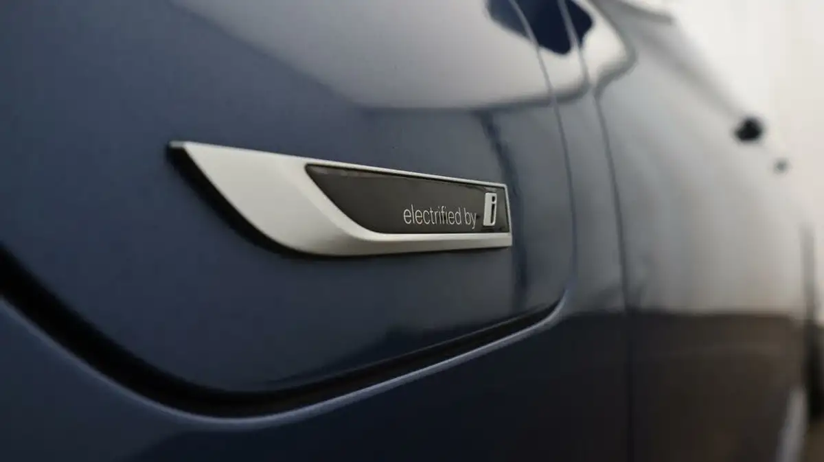 2021-bmw-5-series-20-530e-m-sport-saloon-4d-big-21