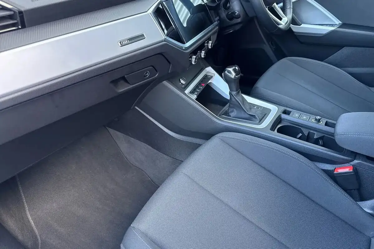 2022-audi-q3-15-35-tfsi-technik-cod-s-tronic-big-40