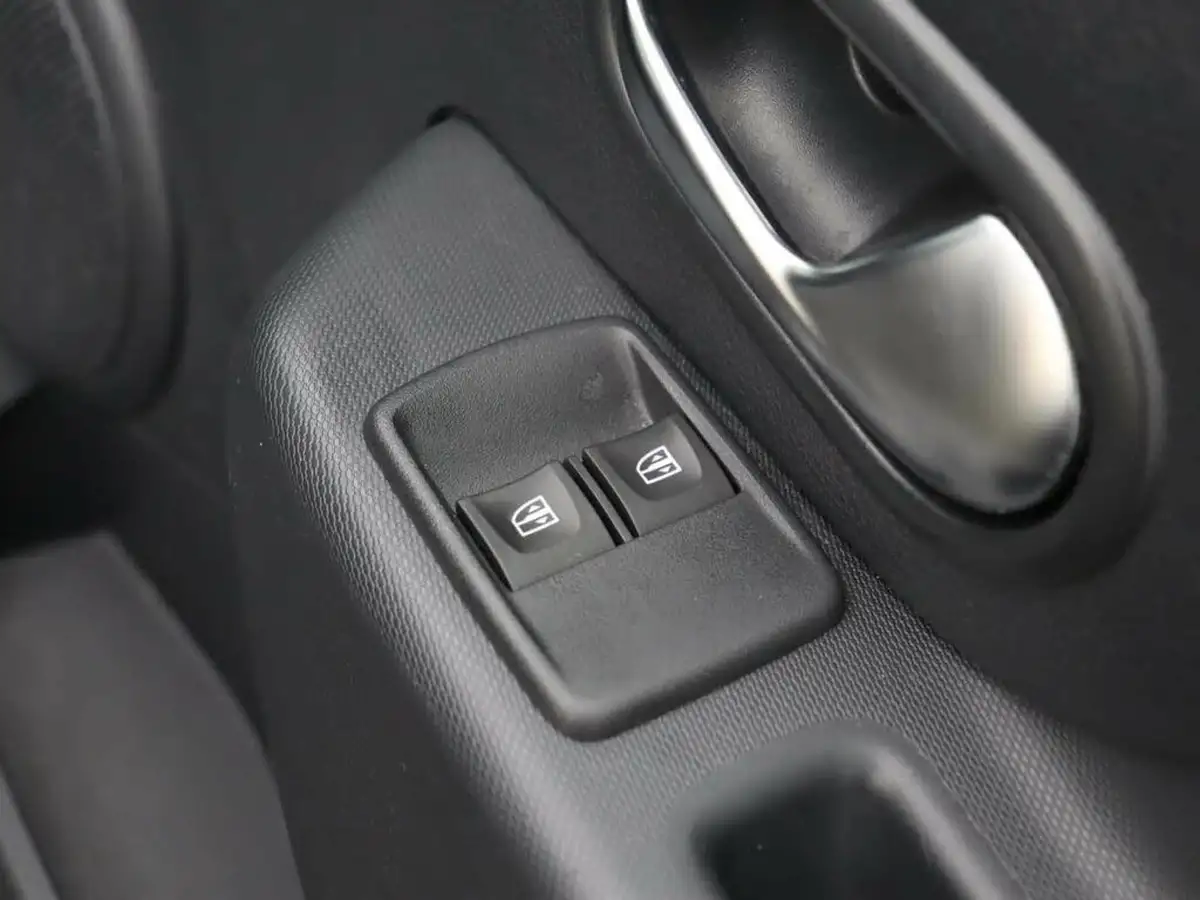 2019-dacia-sandero-stepway-09-tce-essential-big-17