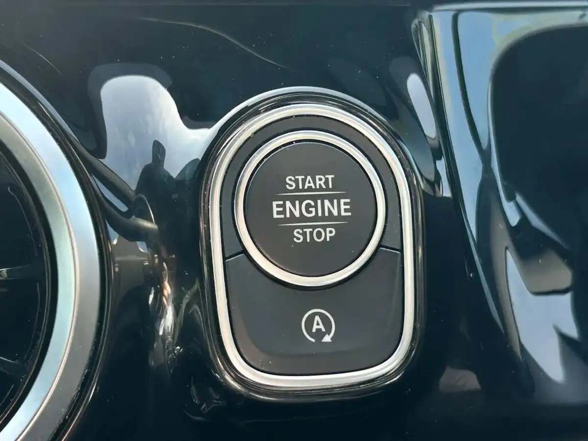 2021-mercedes-benz-gla-class-20d-gla-200d-sport-executive-big-10