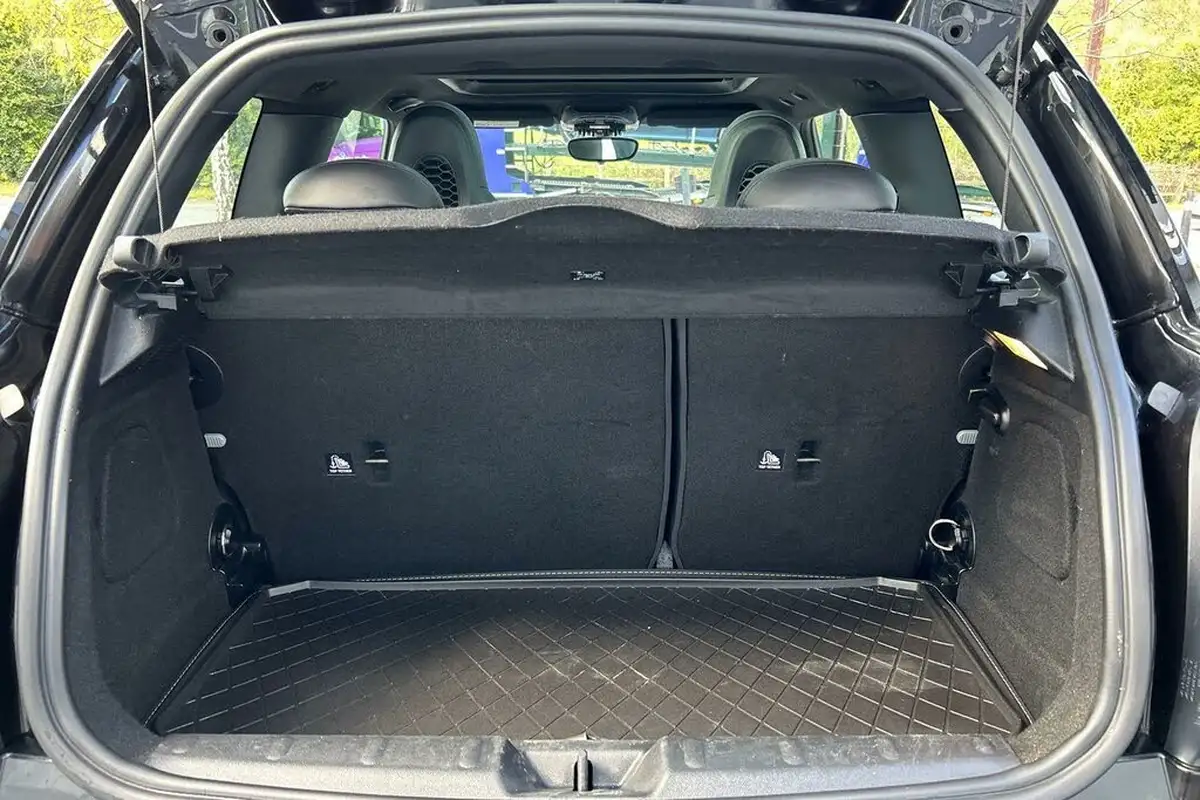 2021-mini-cooper-20-john-cooper-works-hatchback-3d-auto-big-28