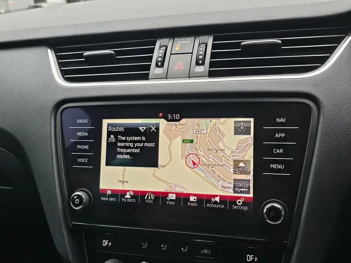 2019-skoda-octavia-20-tsi-vrs-hatchback-dsg-big-22