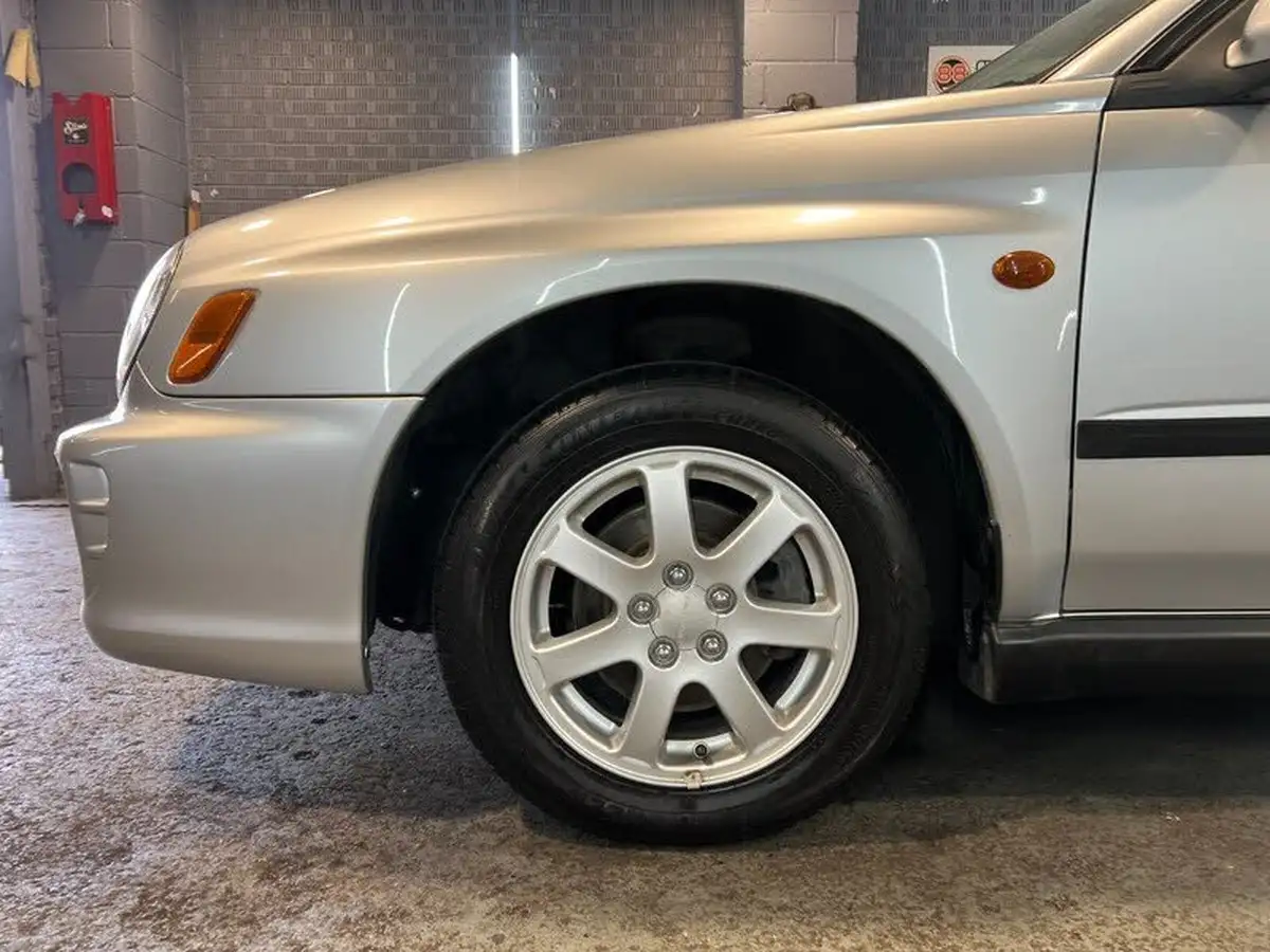 2002-subaru-impreza-20-gx-saloon-4d-auto-big-42