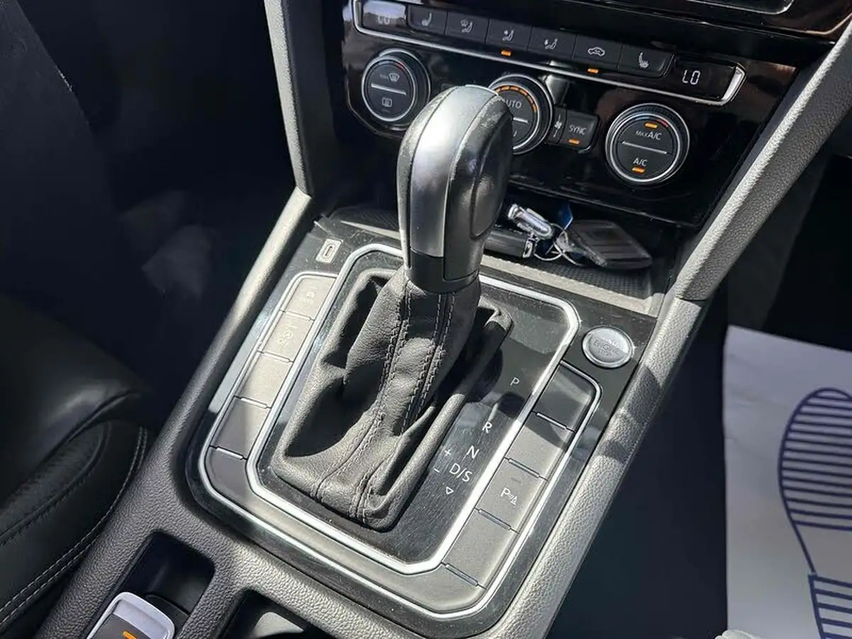 2020-volkswagen-passat-15-tsi-r-line-estate-5d-dsg-big-32