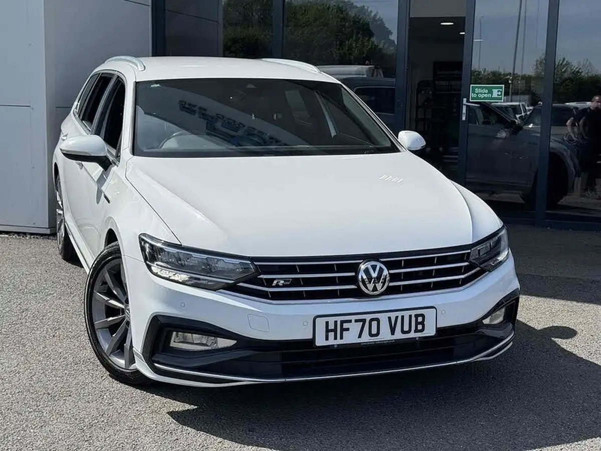 2020-volkswagen-passat-15-tsi-r-line-estate-5d-dsg-big-4
