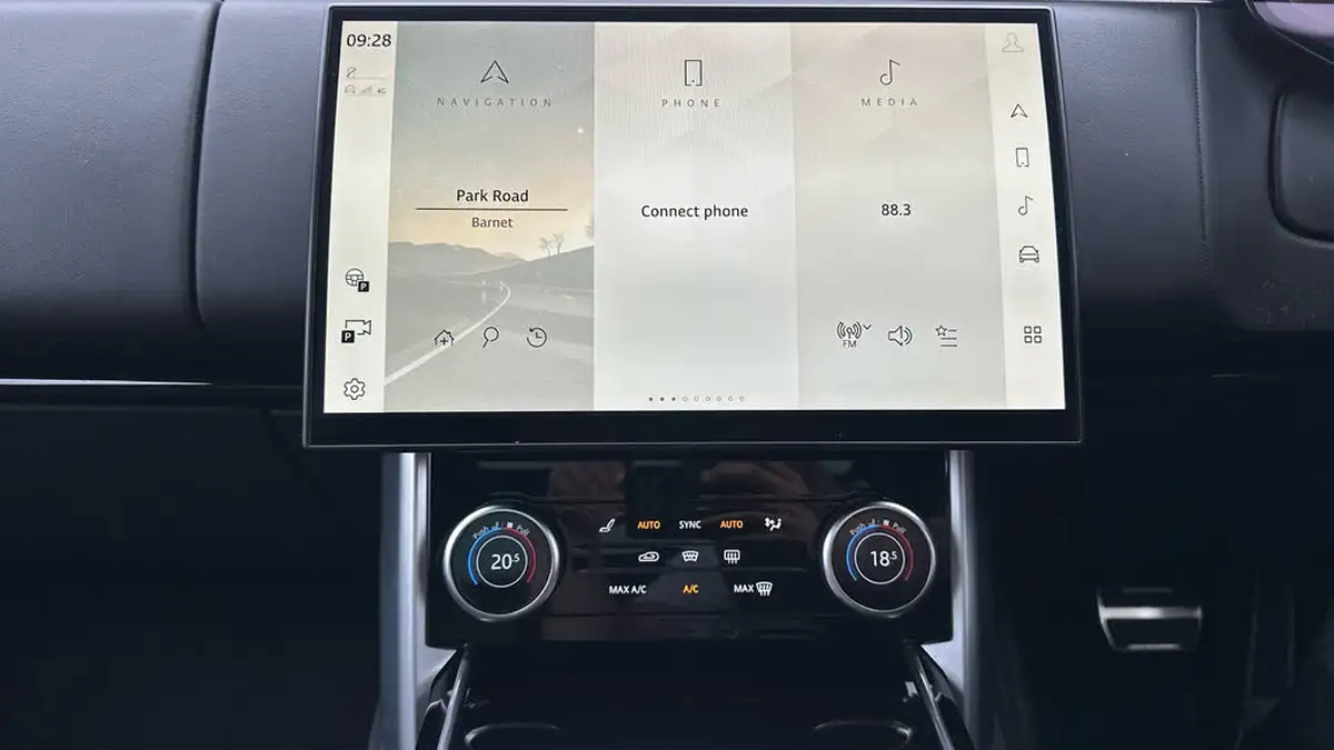 2023-land-rover-range-rover-30-d350-hse-big-13