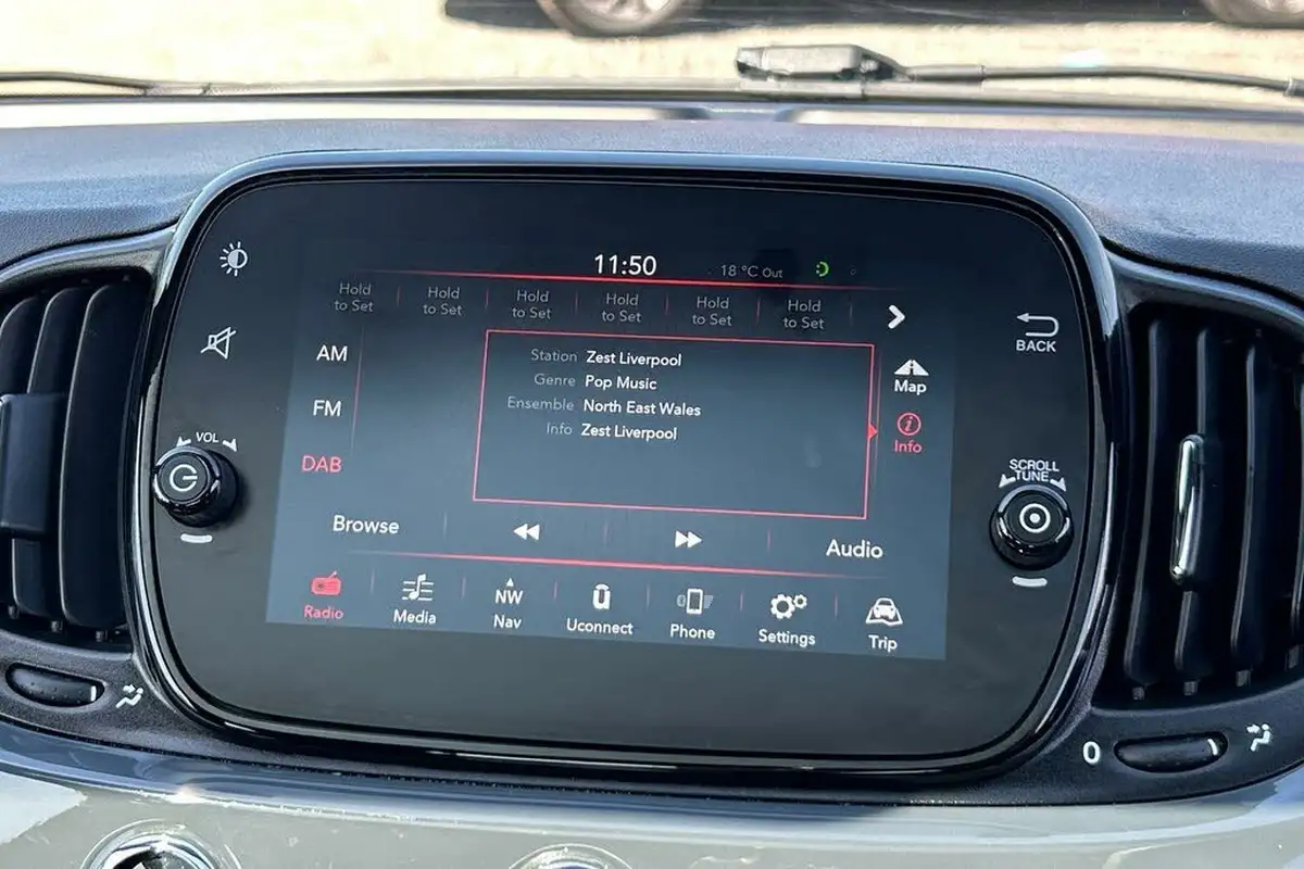 2020-fiat-500-10-lounge-big-18