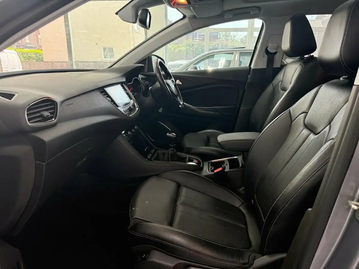 2019-vauxhall-grandland-x-12-elite-nav-big-15