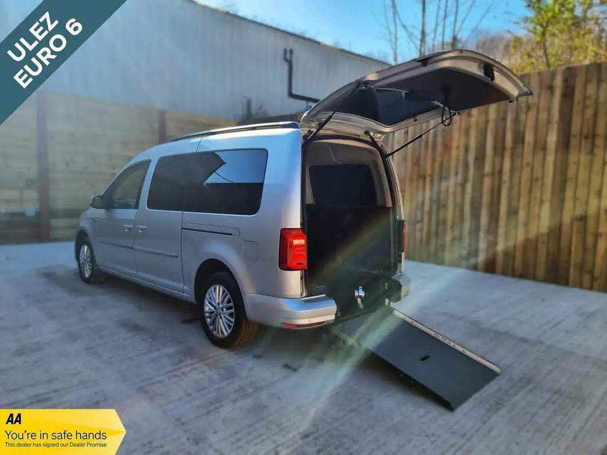 2017-volkswagen-caddy-maxi-life-20tdi-c20-102ps-dsg-big-0