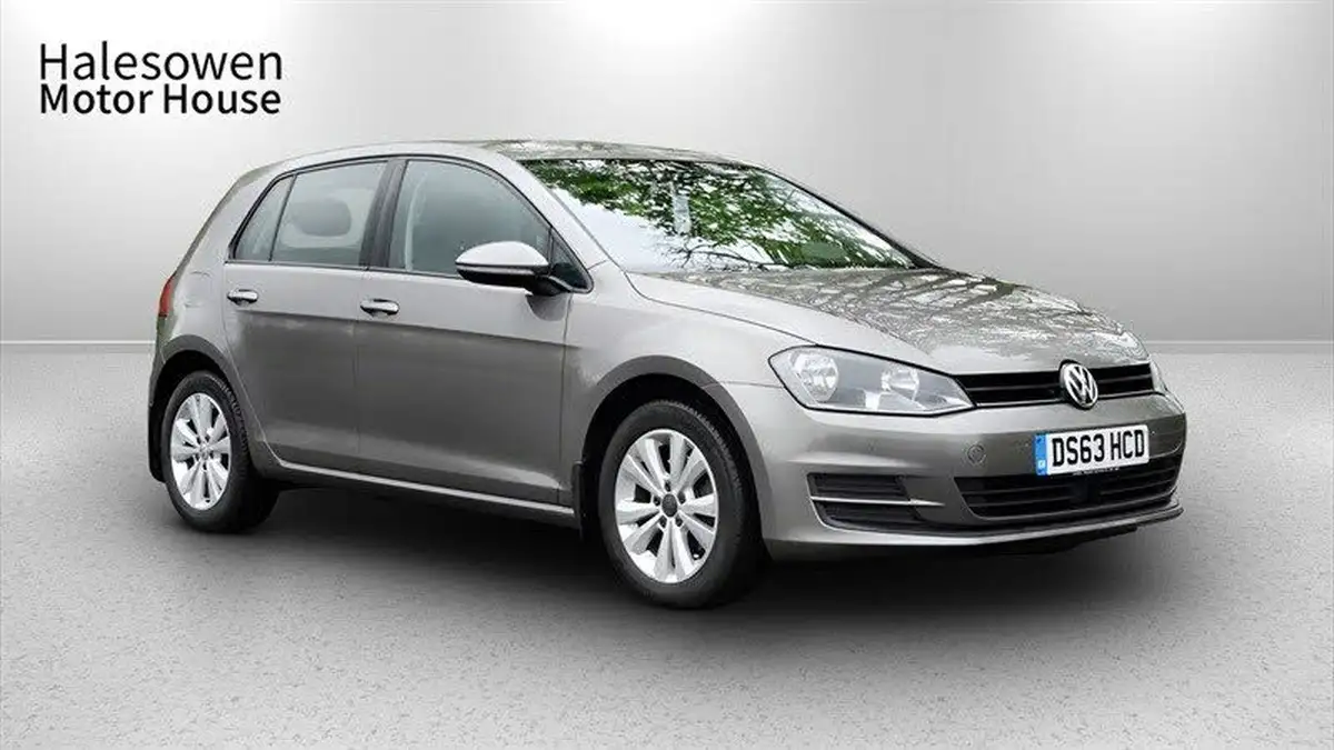 2013-volkswagen-golf-14-se-ss-hatchback-5d-1395cc-dsg-big-1