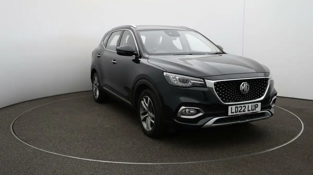 2022-mg-hs-15t-gdi-exclusive-162ps-big-35