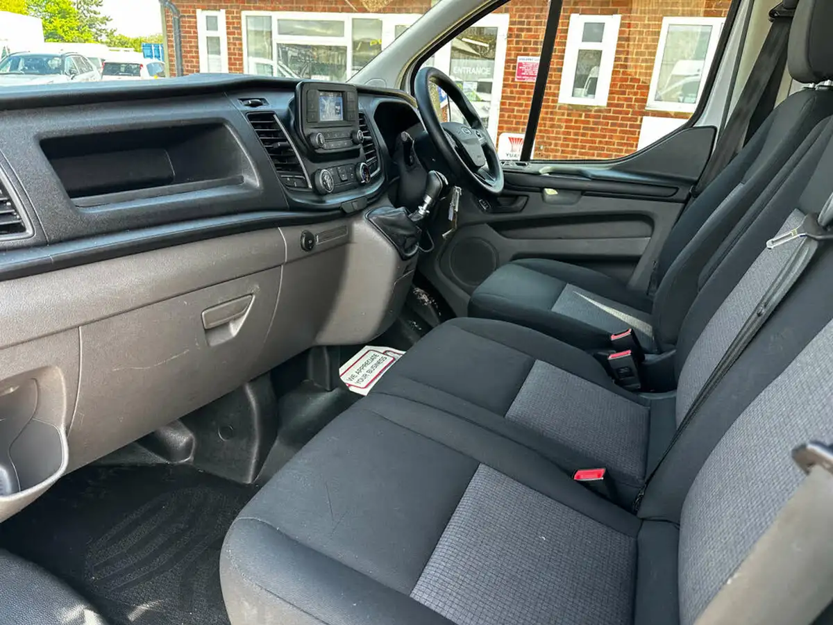 2022-ford-transit-custom-20tdci-300-l1h1-leader-105pseu6dt-panel-van-big-18