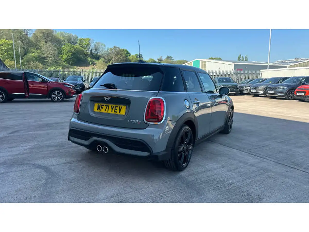 2021-mini-cooper-20-cooper-s-classic-hatchback-5d-big-23