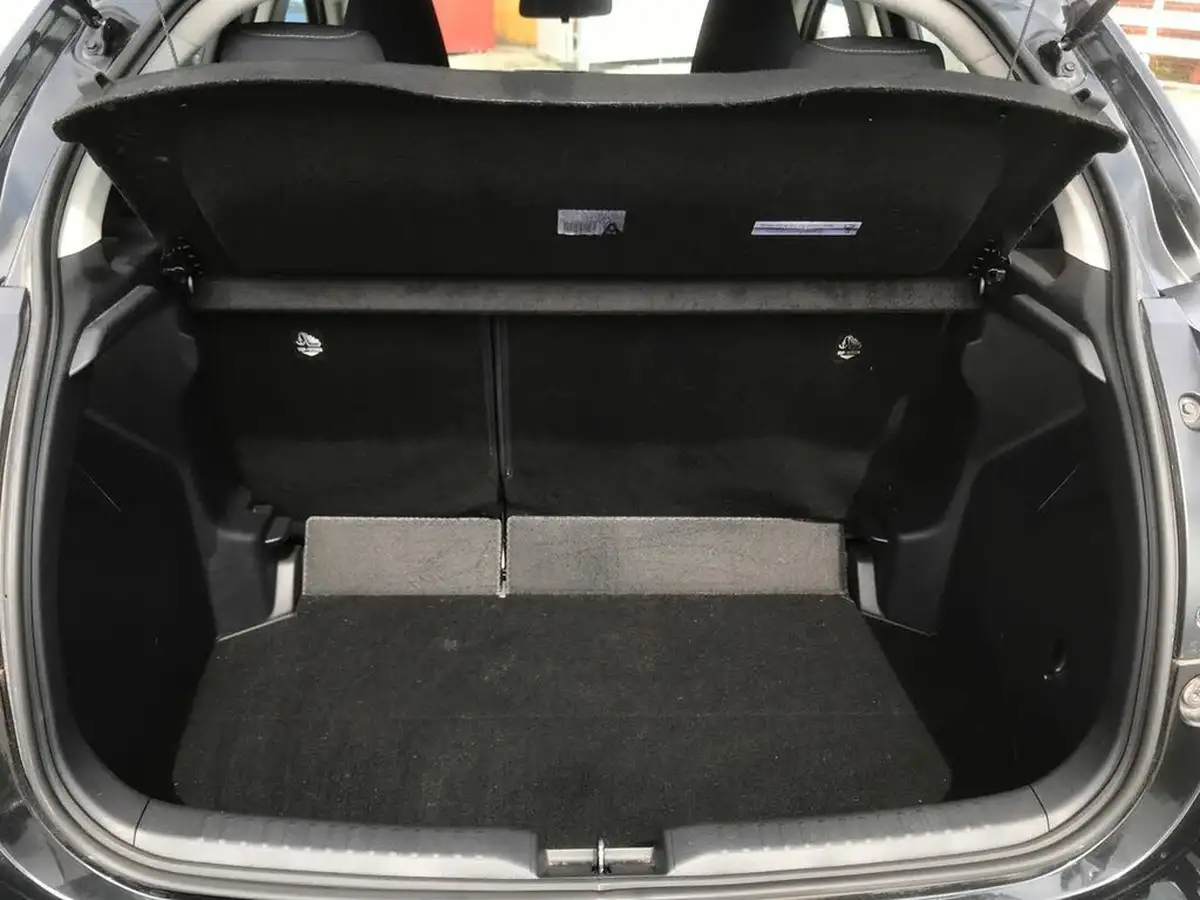2022-mazda-mazda2-15-agile-big-11