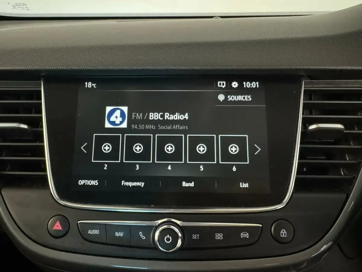 2021-vauxhall-crossland-12-elite-nav-130ps-big-26