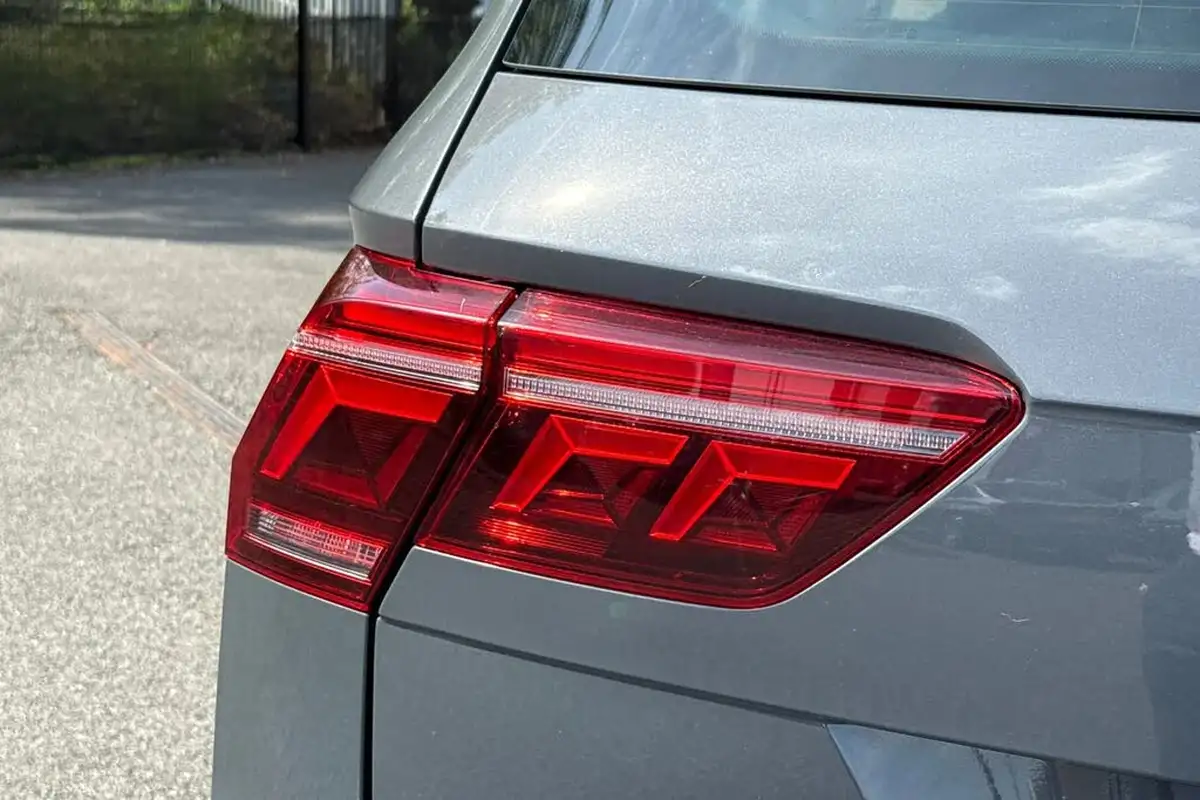 2022-volkswagen-tiguan-15-tsi-elegance-big-32
