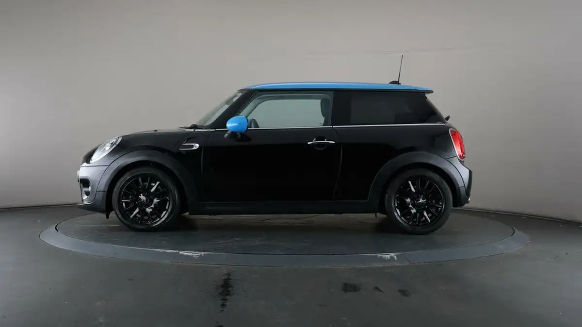 2019-mini-cooper-15-cooper-classic-hatchback-3d-big-26