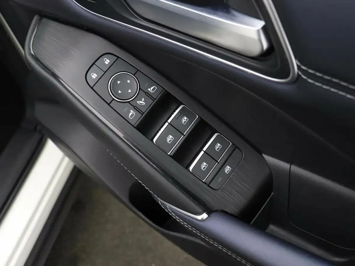 2021-nissan-qashqai-13-dig-t-tekna-big-17
