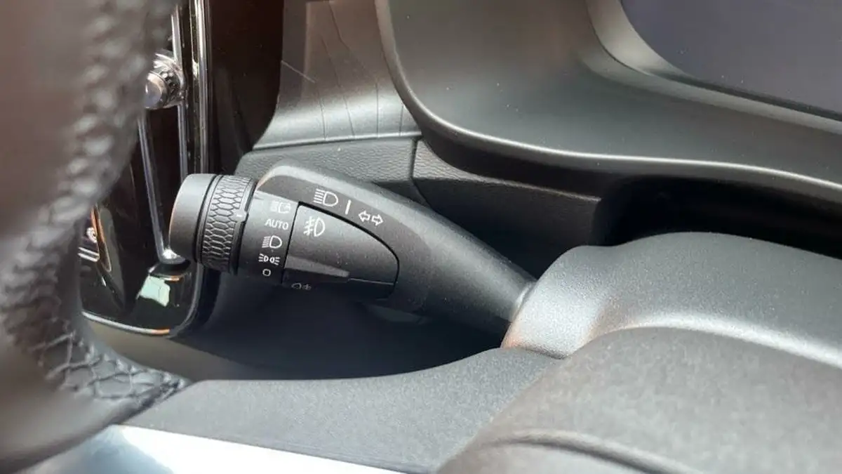 2025-volvo-ex40-e-ultra-big-23