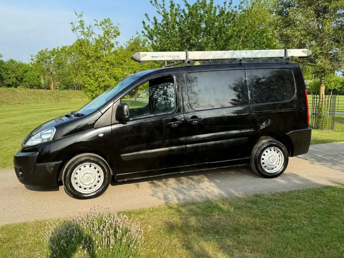2015-citroen-dispatch-16td-enterprise-panel-big-2