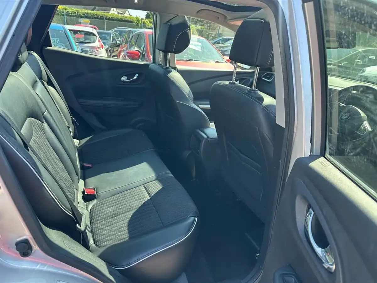 2018-renault-kadjar-15dci-signature-nav-110bhp-energy-ss-station-wagon-big-7