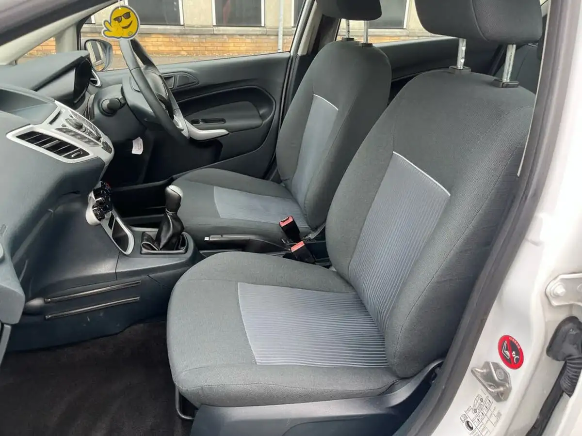 2011-ford-fiesta-125-style-60ps-5d-big-10