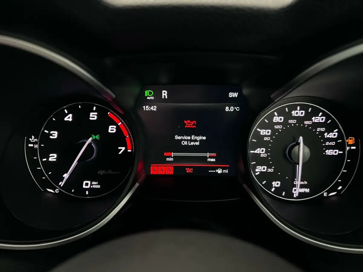 2017-alfa-romeo-stelvio-20-milano-big-34