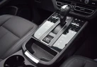 2022-porsche-macan-20-small-32