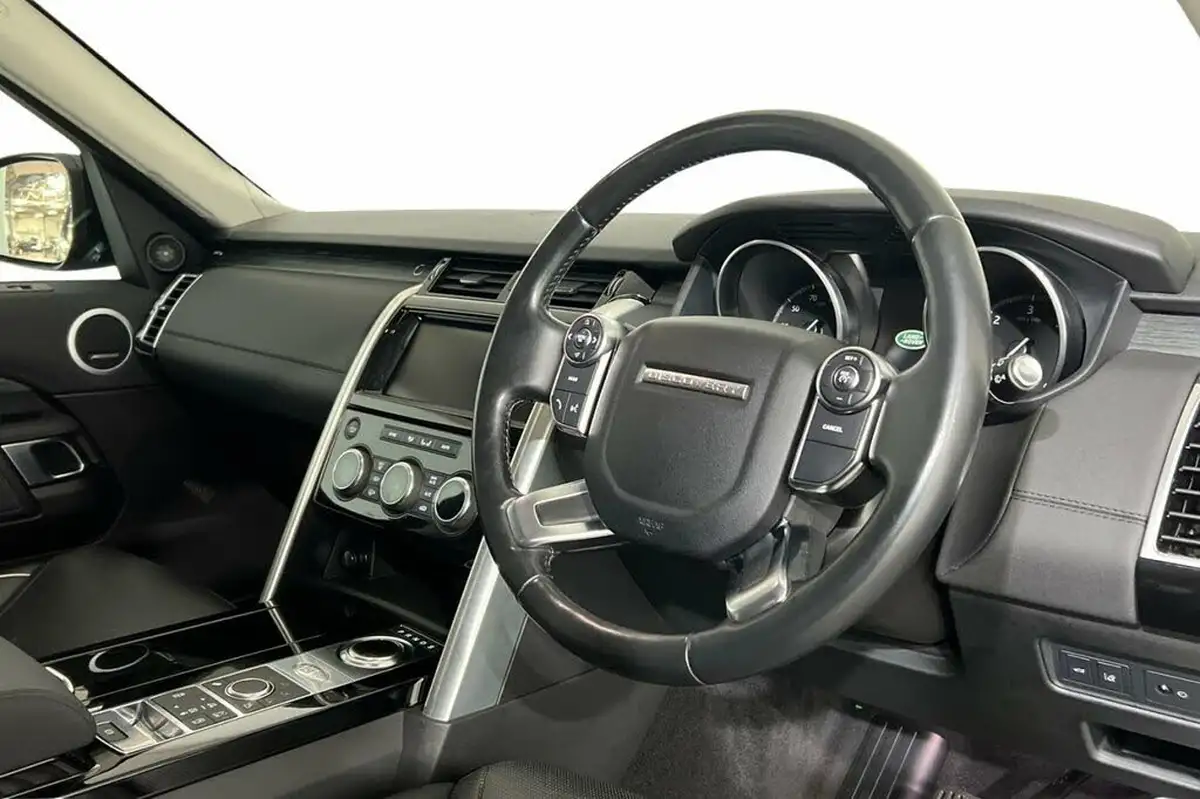2017-land-rover-discovery-30td6-hse-259ps-awd-station-wagon-5d-auto-big-6