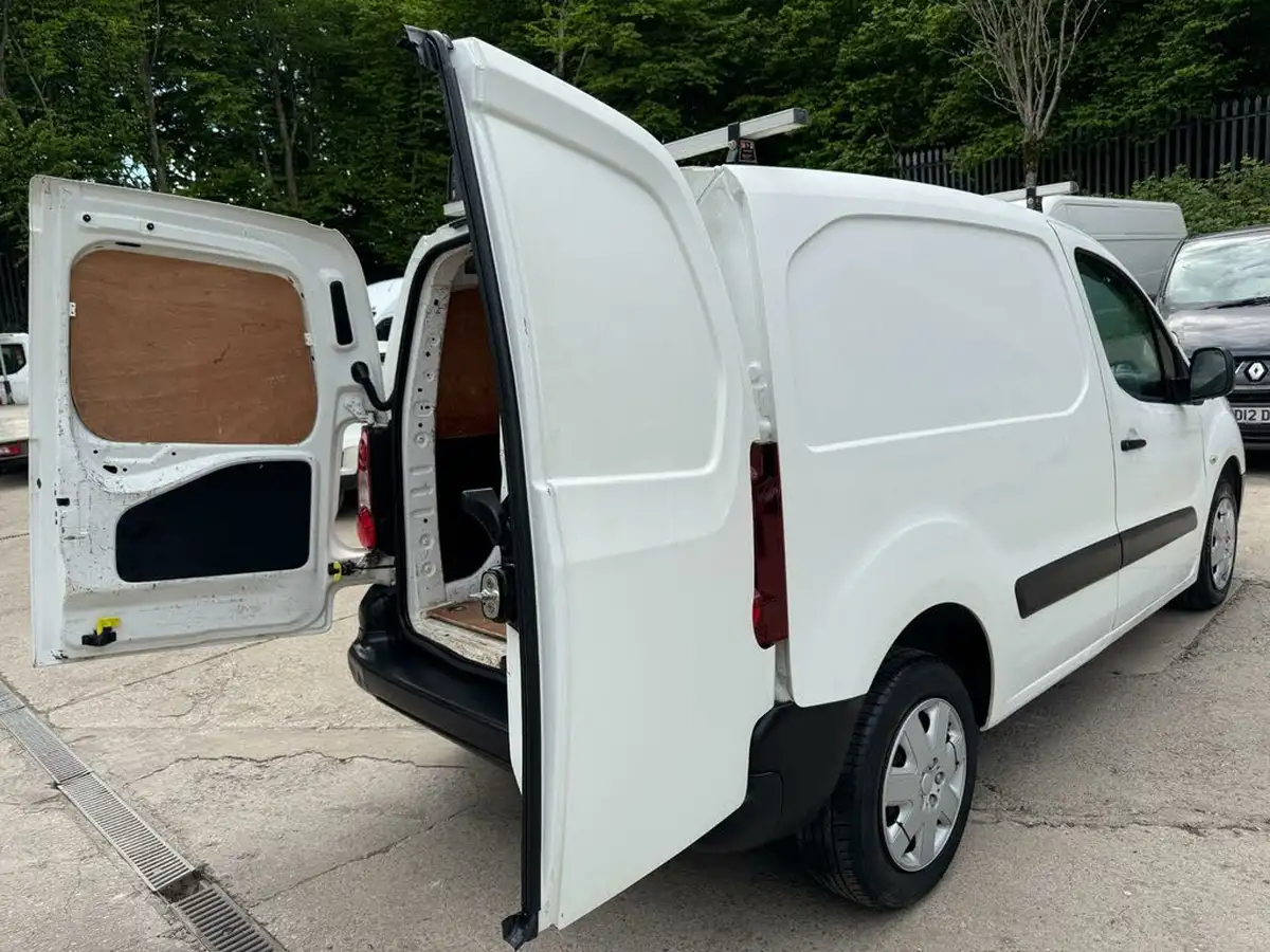 2015-peugeot-partner-16td-s-l1-92-850-panel-van-big-7