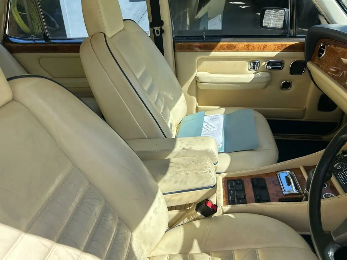 1993-bentley-turbo-r-68-lwb-big-16