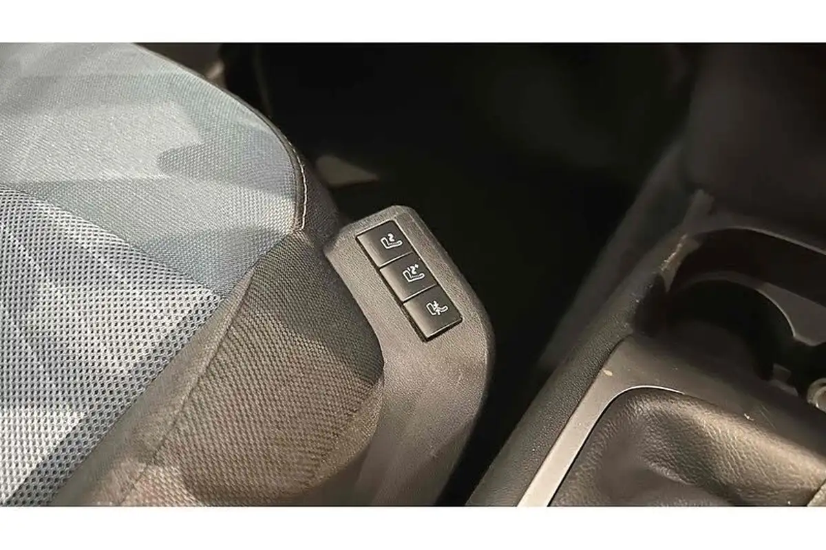 2018-citroen-c4-picasso-12-puretech-feel-big-36
