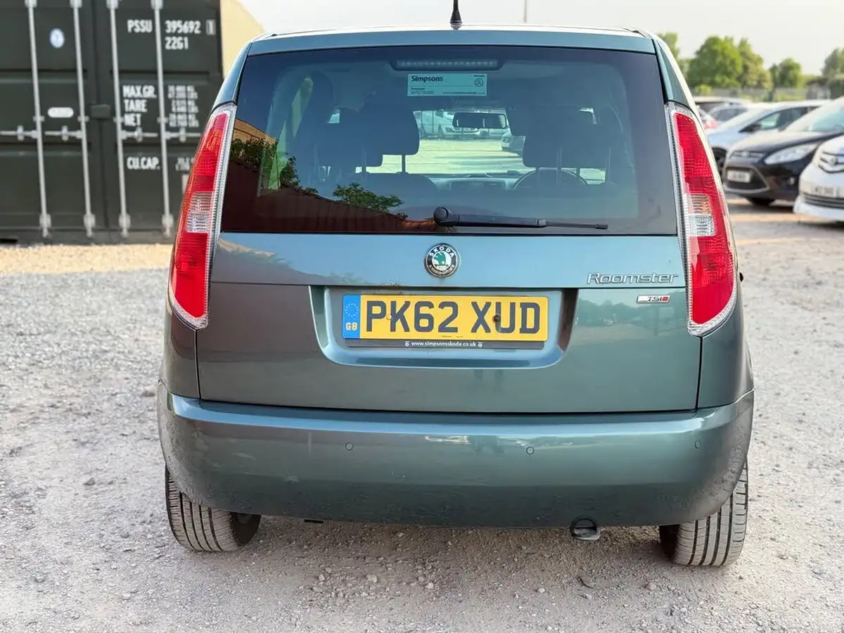 2012-skoda-roomster-12-se-106ps-1197cc-dsg-big-2