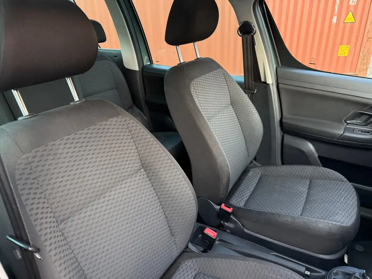 2012-skoda-roomster-12-se-106ps-1197cc-dsg-big-26