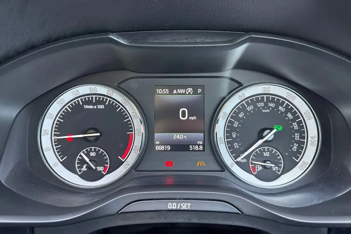 2017-skoda-kodiaq-20tdi-edition-150ps-4x4-5-seatsss-dsg-big-43