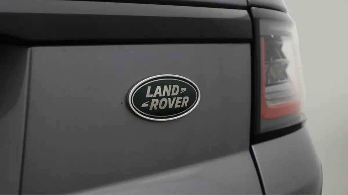2021-land-rover-range-rover-sport-30-d300-hse-silver-big-23