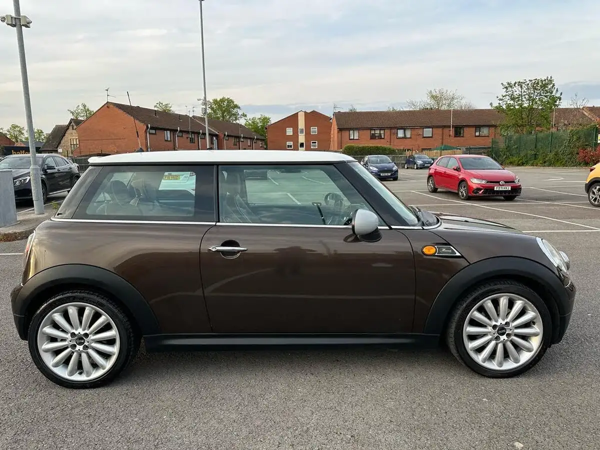 2009-mini-cooper-16-cooper-mayfair-big-12