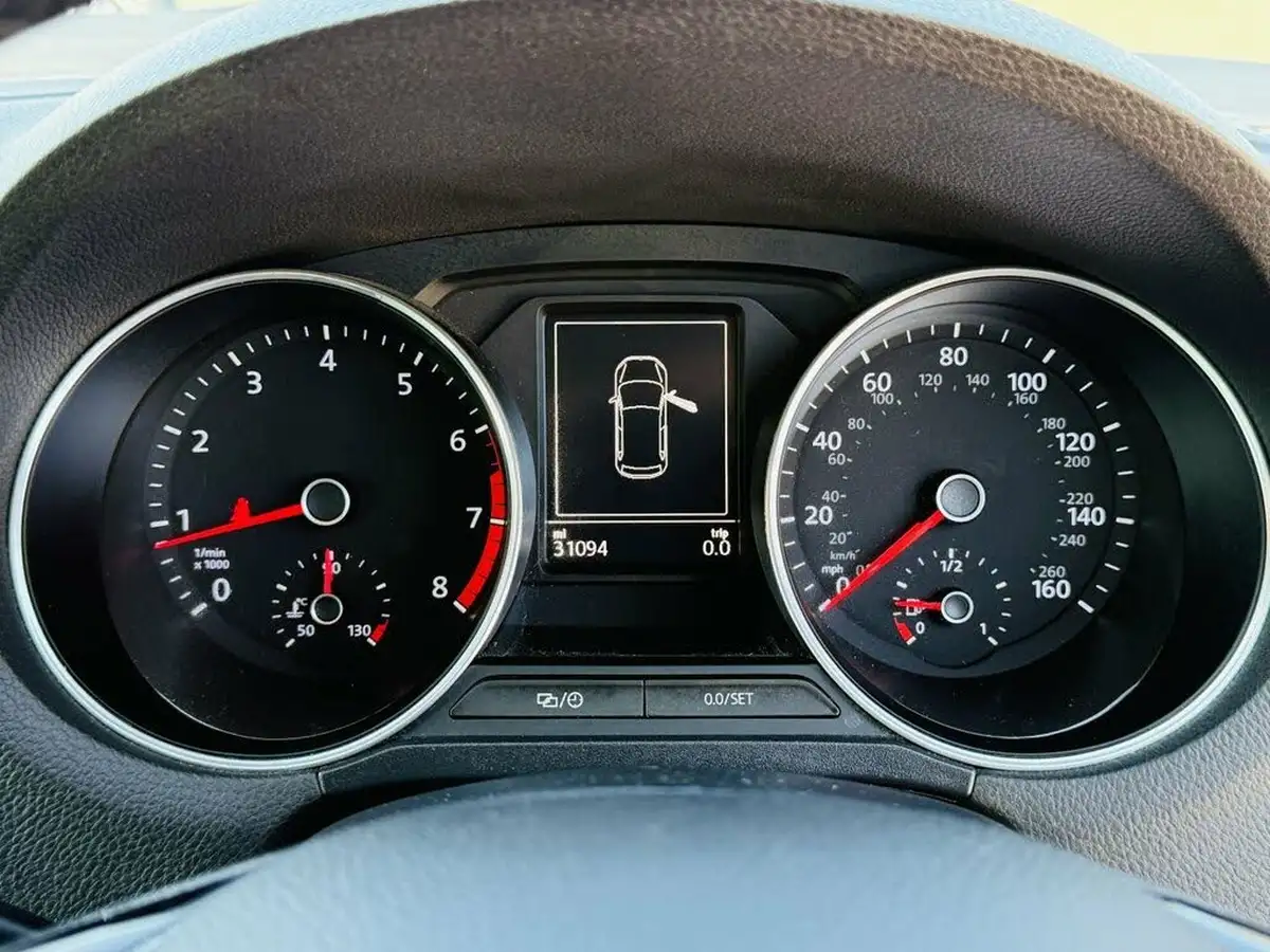 2016-volkswagen-polo-10-match-60ps-5d-big-16