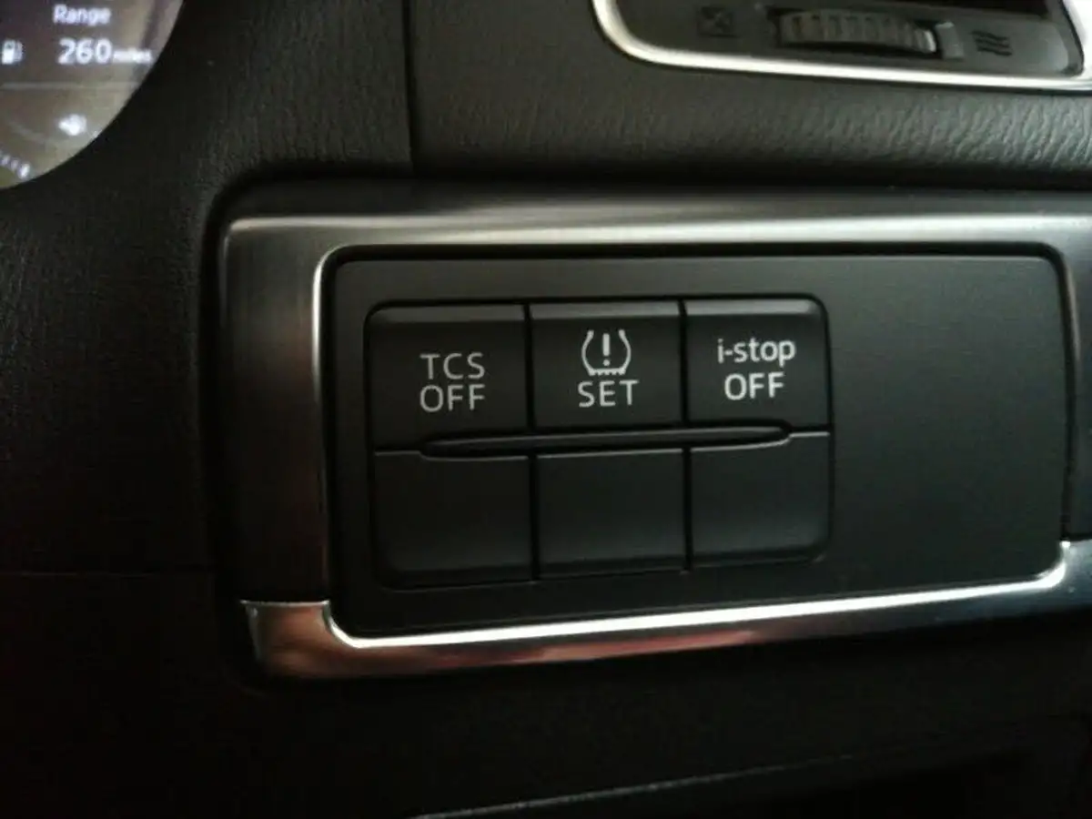 2016-mazda-cx-5-20-sport-nav-big-16