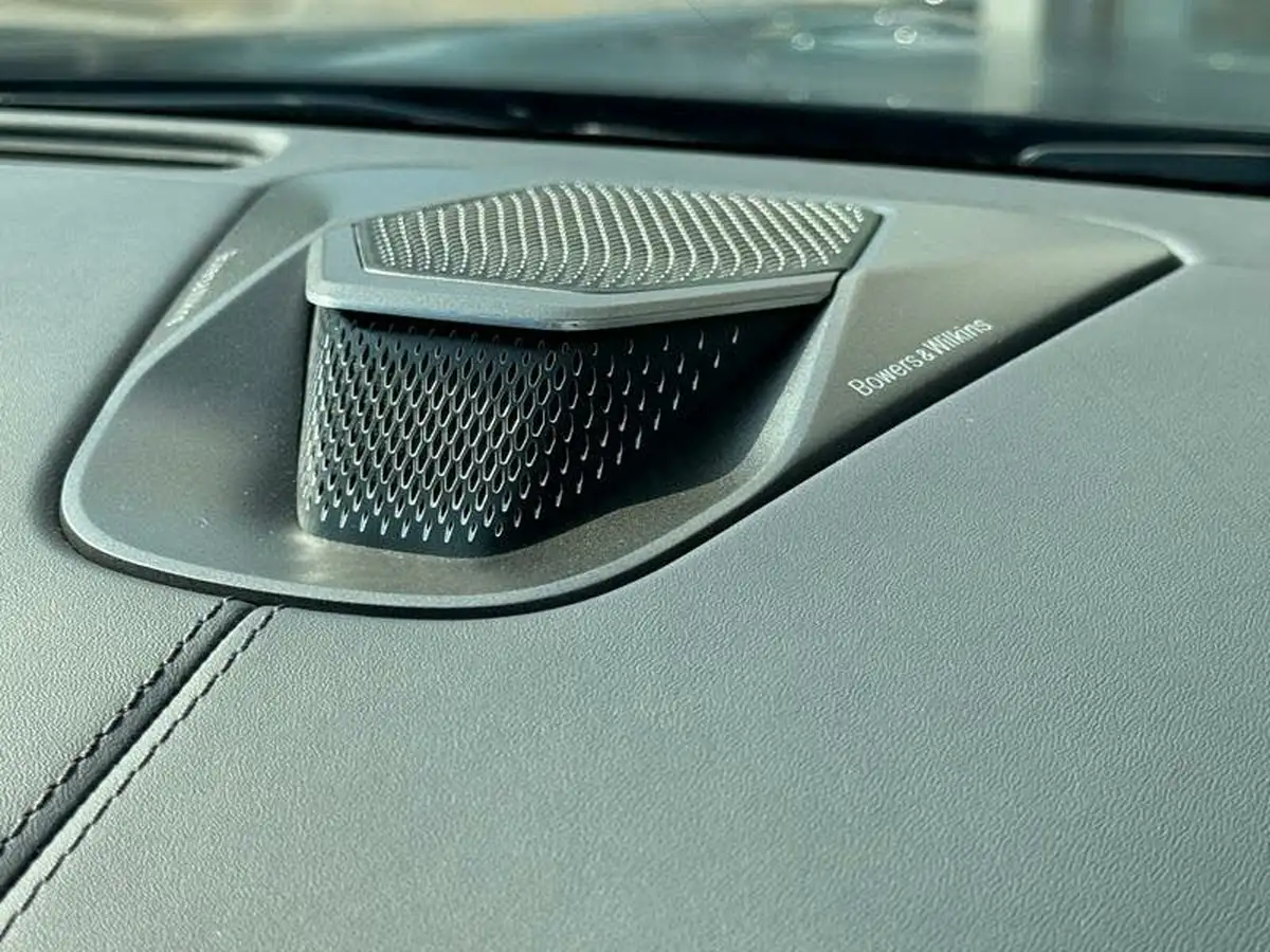 2024-aston-martin-vantage-big-18