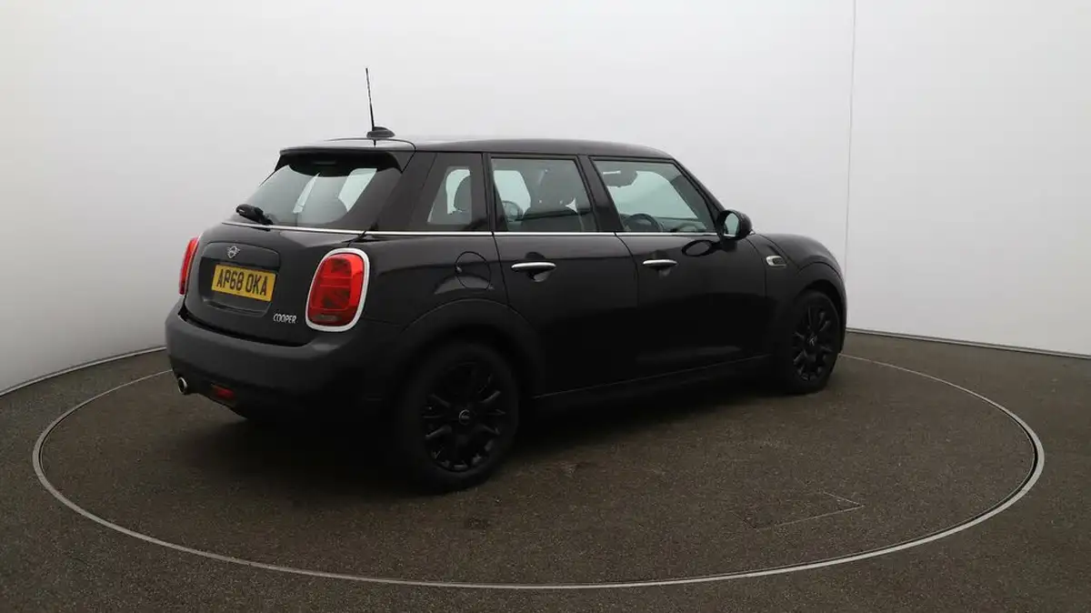 2018-mini-cooper-15-cooper-classic-ss-hatchback-5d-big-42