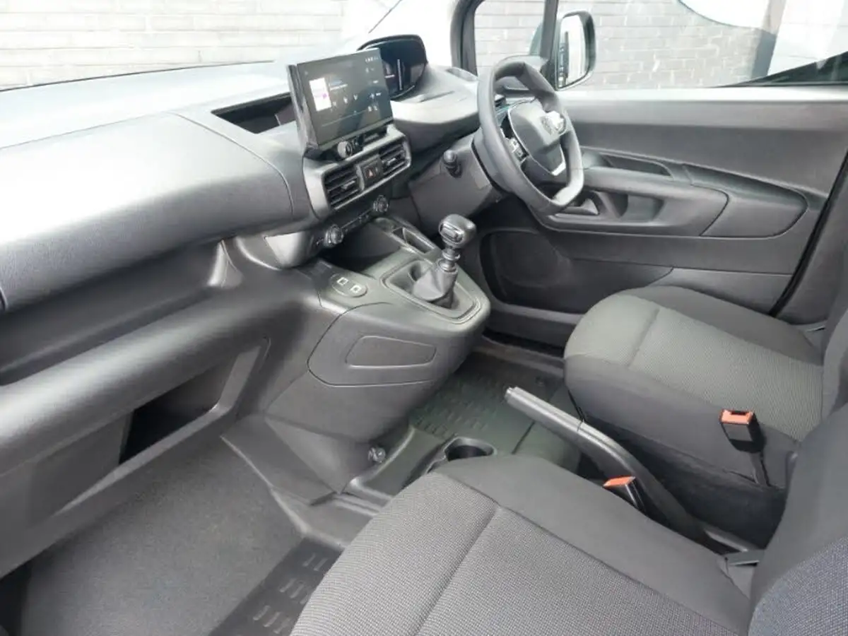 2024-peugeot-partner-15-bluehdi-professional-100pseu6d-big-4