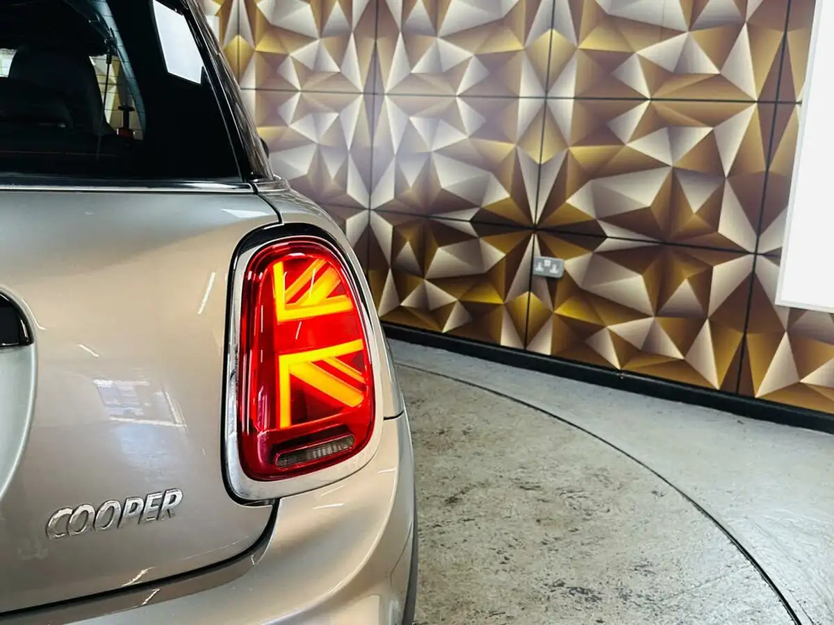 2020-mini-cooper-15-cooper-sport-hatchback-3d-big-24