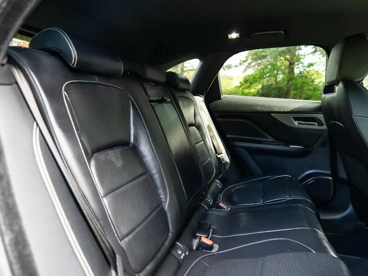 2017-jaguar-f-pace-30td-s-big-13