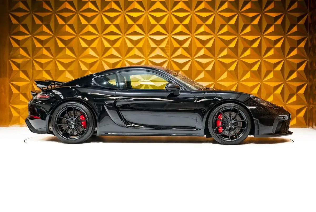 2022-porsche-cayman-718-40-cayman-gt4-big-8