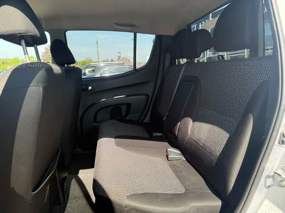 2015-mitsubishi-l200-25td-challenger-big-14
