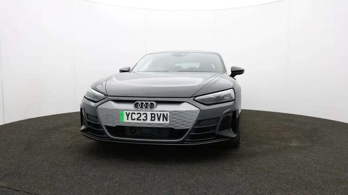 2023-audi-e-tron-gt-e-big-53