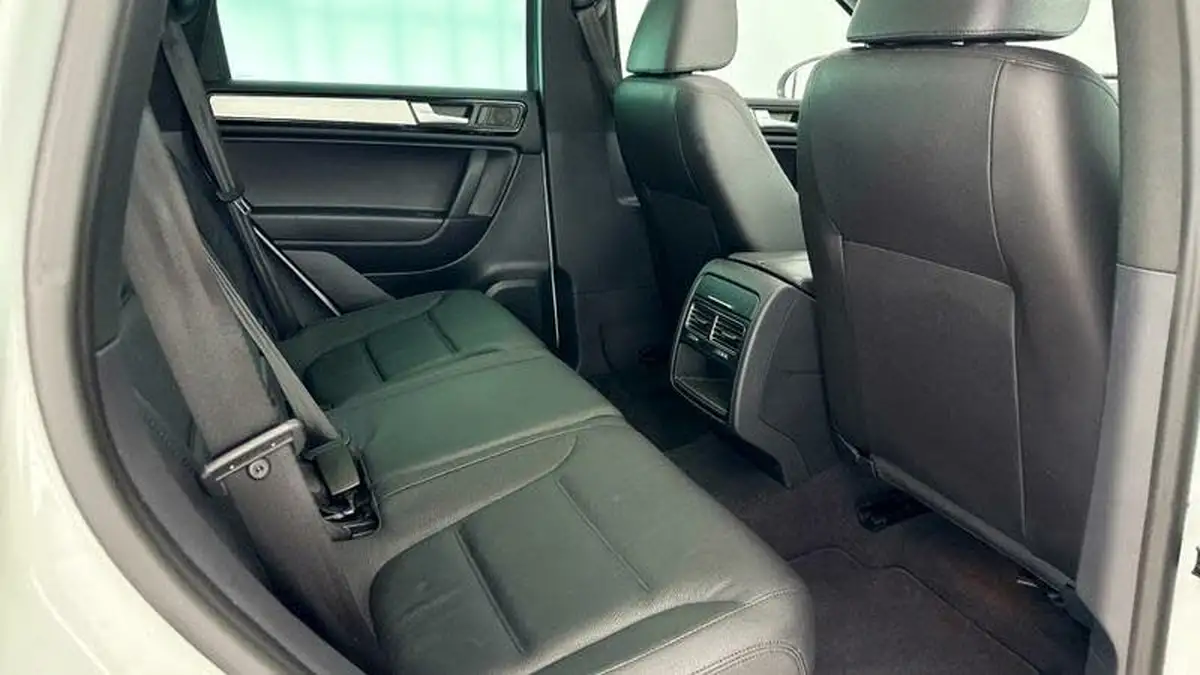 2014-volkswagen-touareg-30td-r-line-245ps-bmtss-big-21