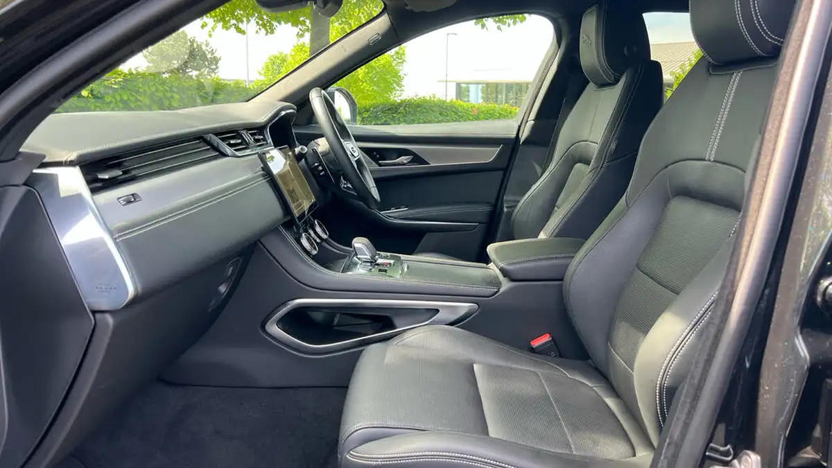2023-jaguar-f-pace-20-p250-r-dynamic-se-black-big-2