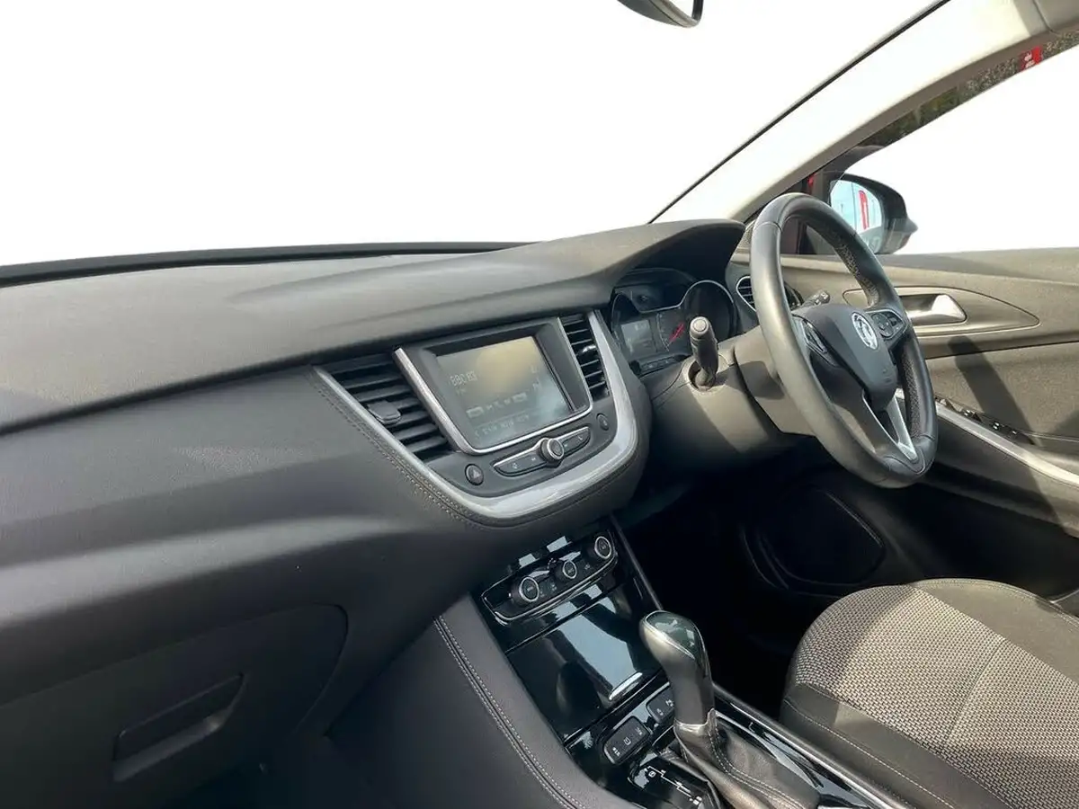 2018-vauxhall-grandland-x-12-se-132ps-auto-big-6
